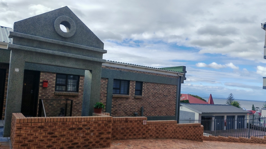 3 Bedroom Property for Sale in Mossel Bay Central Western Cape